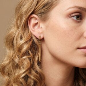 Brinco Pendurado Dourado / Semijoia / MF Joias - Imagem 2