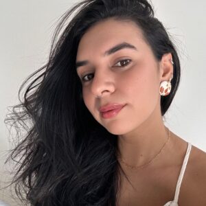 Ckoker Corações Vazados Lisos Dourados / Semijoia / MF Joias - Imagem 3