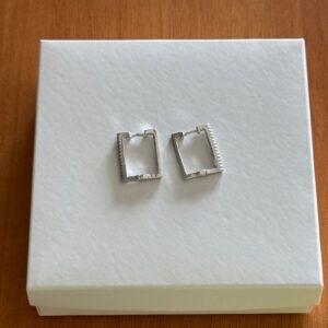 Argola Quadrada Cravejada Ouro 18k / Semijoia / MF Joias - Imagem 2