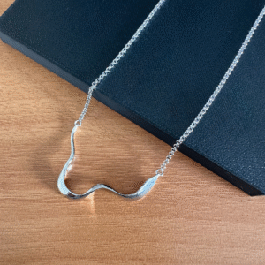 Kit Colar Orgânico Prateado + Brinco Orgânico / Semijoia / MF Joias - Imagem 5