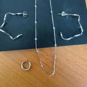 Kit Ckoker Bolinhas + Brinco + Brinco Fake / Banhado a Ródio / Semijoia / MF Joias - Imagem 2