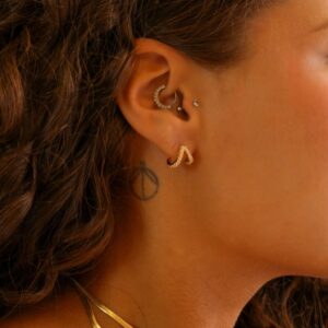 Brinco Cravejado / Semijoia / MF Joias - Imagem 3